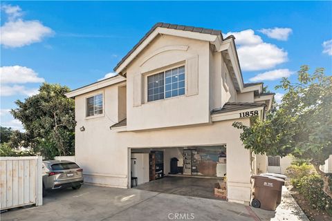 A home in El Monte