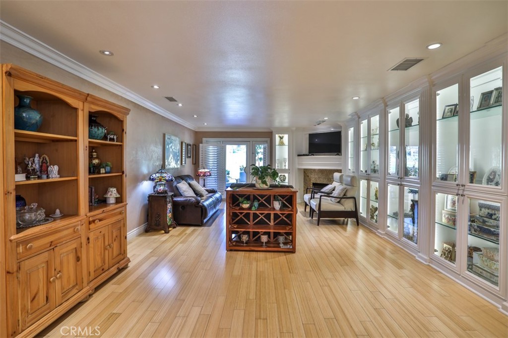1237 UPLAND HILLS Drive