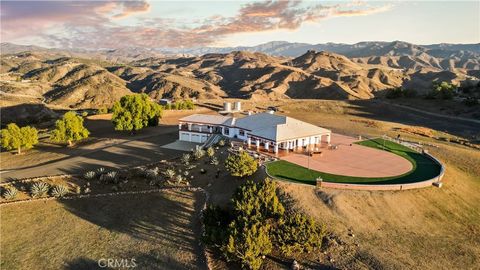 Photo of 31800 Diamond View Lane, Agua Dulce, CA 91390 (MLS # SR24216024) Photo of 31800 Diamond View Lane, Agua Dulce, CA 91390 (MLS # SR24216024)