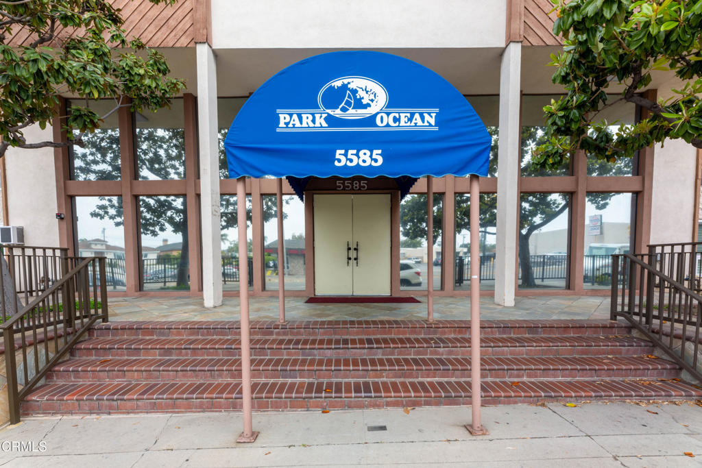 5585 E Pacific Coast Highway 132