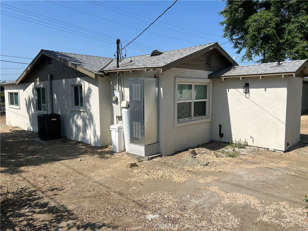 Photo 6 of 15 of 14292 Jurupa Avenue house