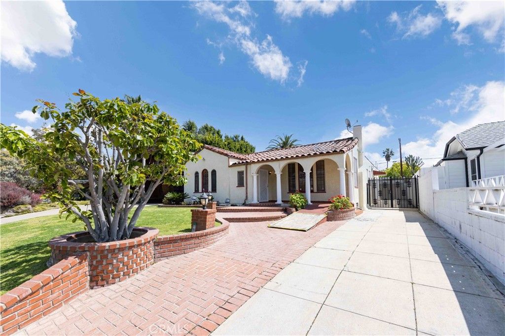 listing image 130728955574797657845
