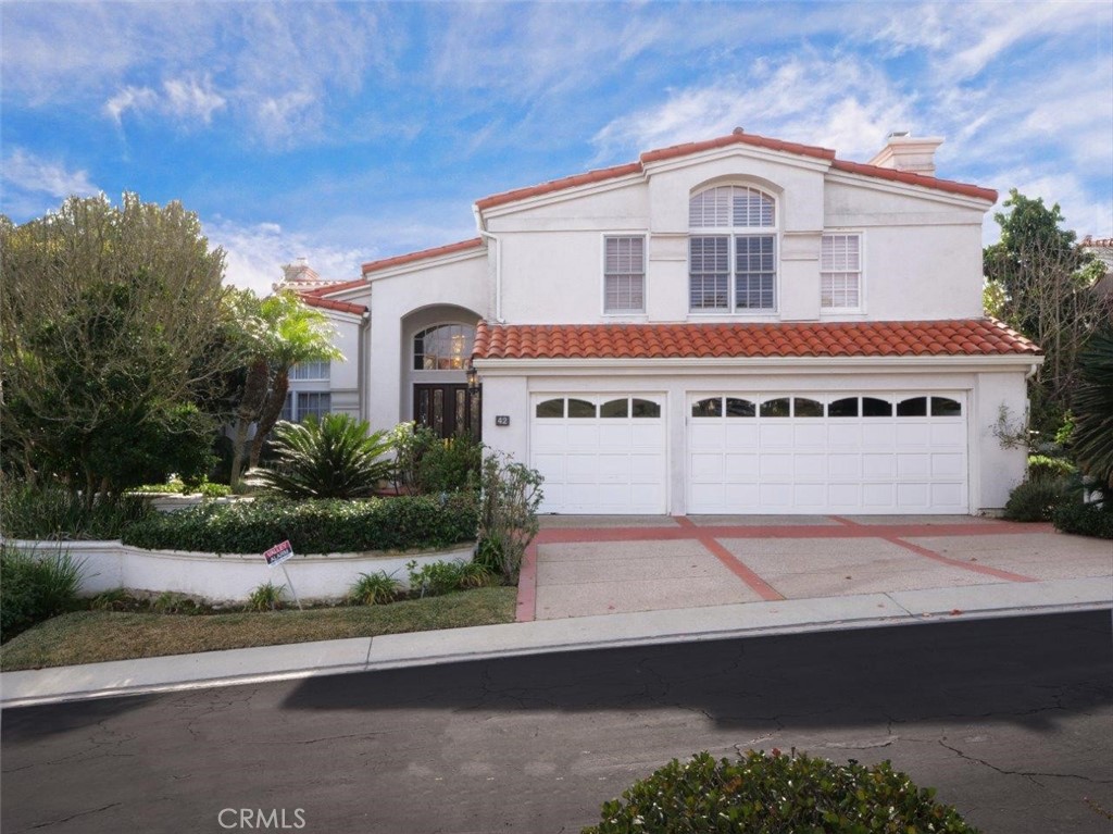 Must see this beautiful house with incredible 180 Degree view of ocean, Catalina, Harbor, City forever view. Beautiful house all upgraded must see. Great pool. House offers 4 Bedrooms, 4 Bathrooms. Great Master suite. Gated community 24 hours security. Do not Miss this beautiful house. It is rented all furnished or unfurnished. Call for details.