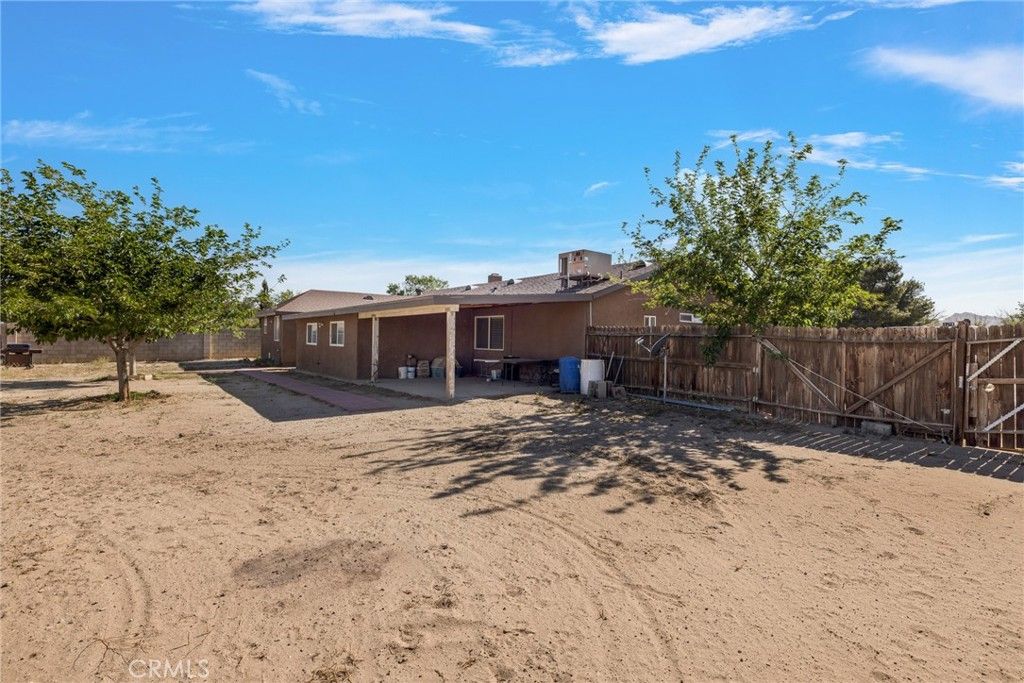 listing image 130725340088124909657