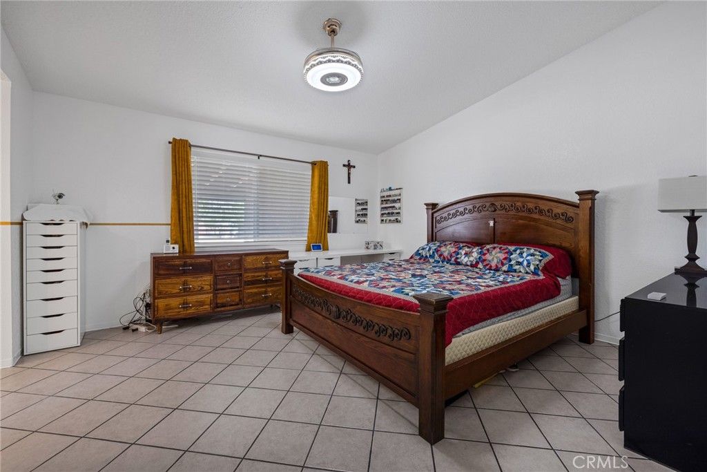 listing image 130720453044064430279