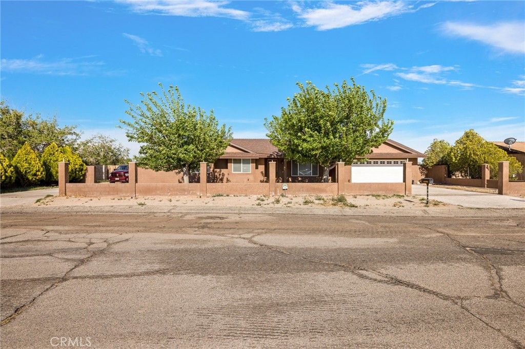 listing image 130729368524372214027