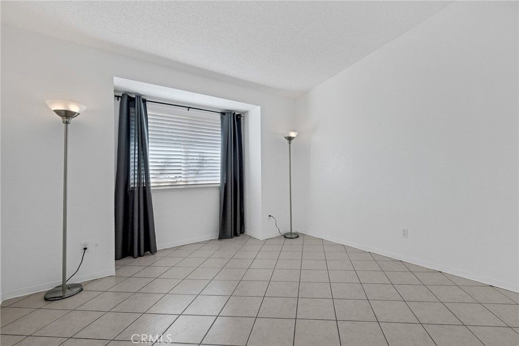 listing image 130725458988260714881