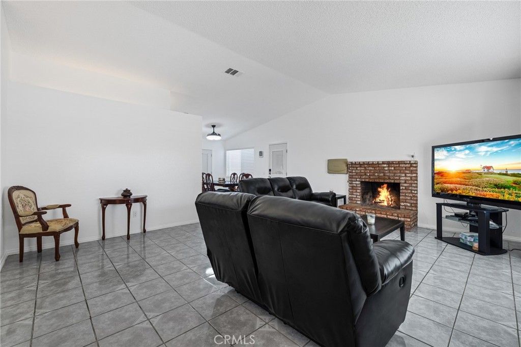 listing image 130729247017529126716