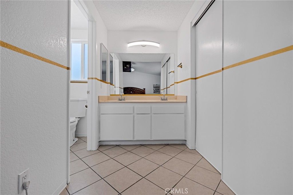 listing image 130723875145772134030
