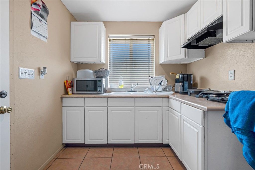 listing image 130724185882641546839