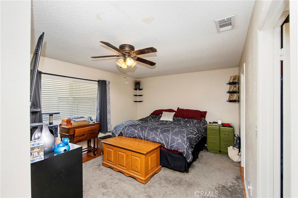 listing image 130724963504917383357