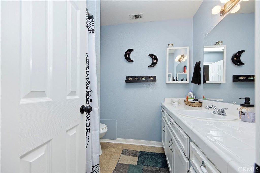 listing image 130726258048623586940