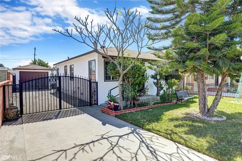 11412 Rives Avenue Downey CA 90241