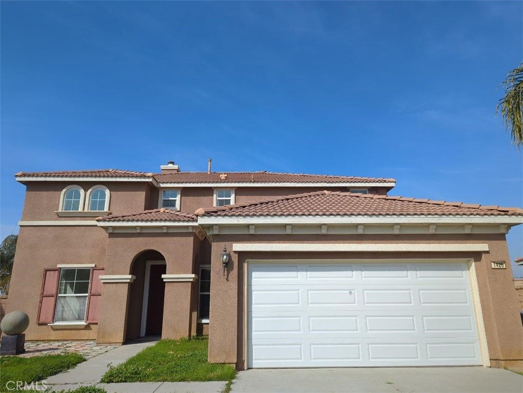 Main image without alt text