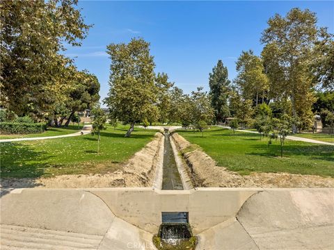 A home in La Mirada