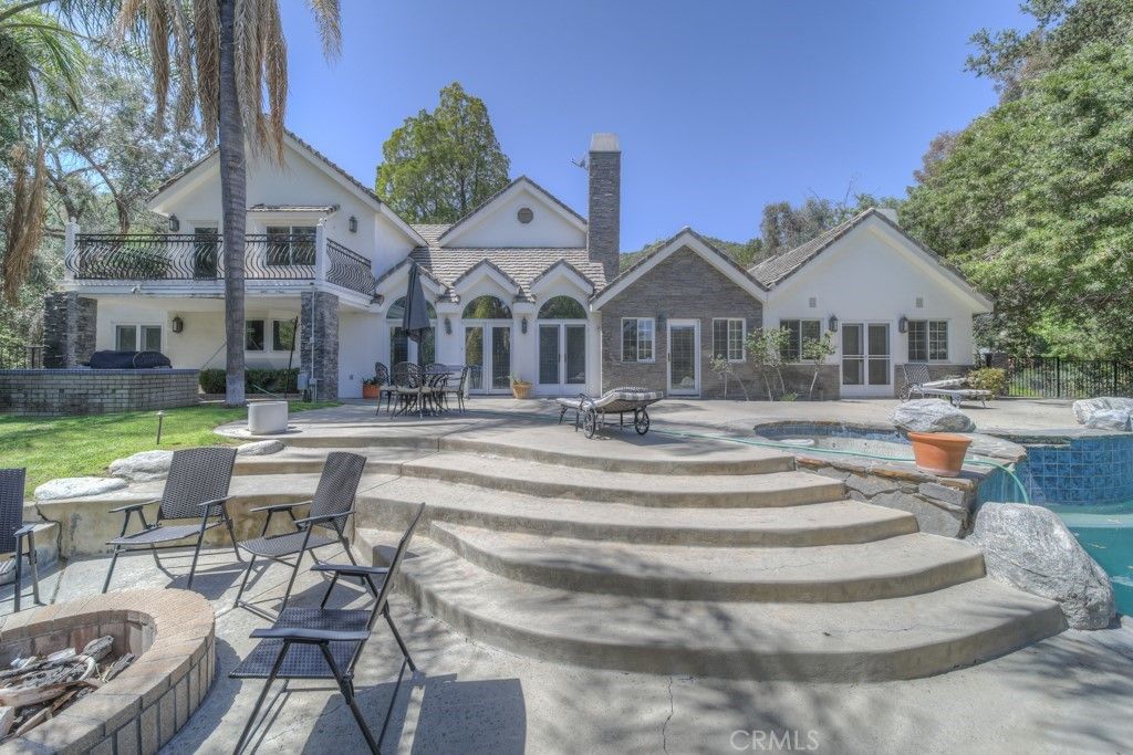 listing image 130722913020653914582