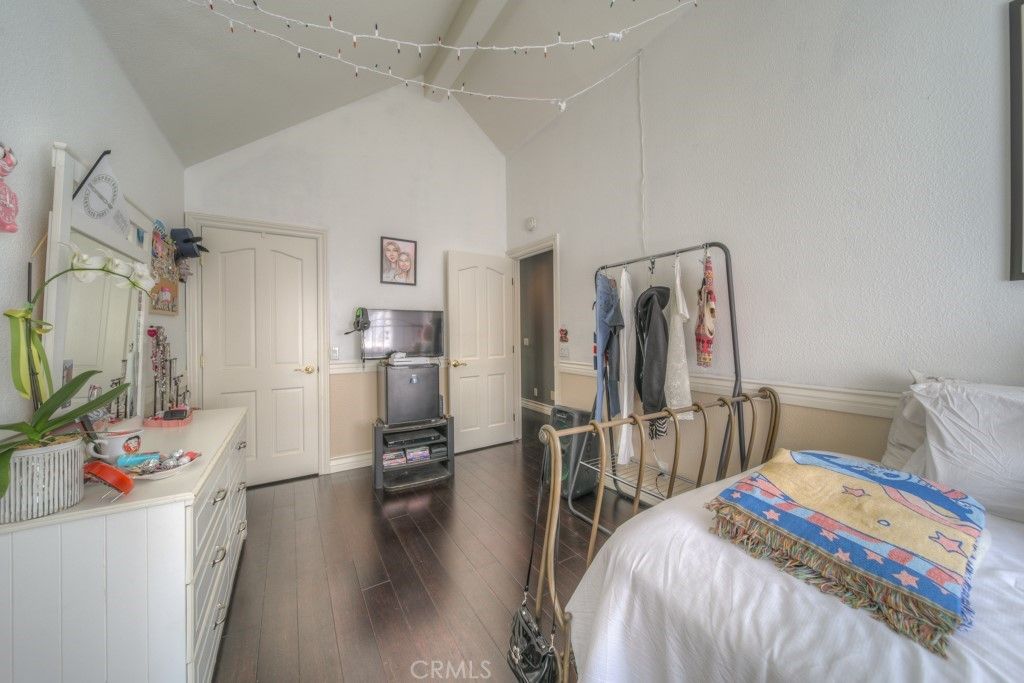 listing image 130722213660337883747