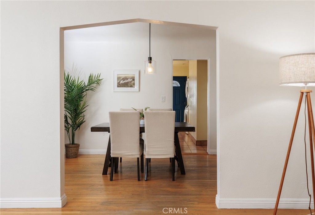 listing image 130729662423456298305