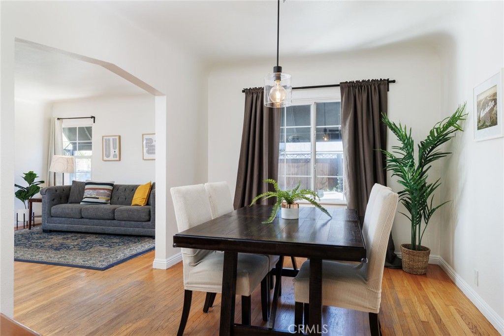 listing image 130728259209504730136