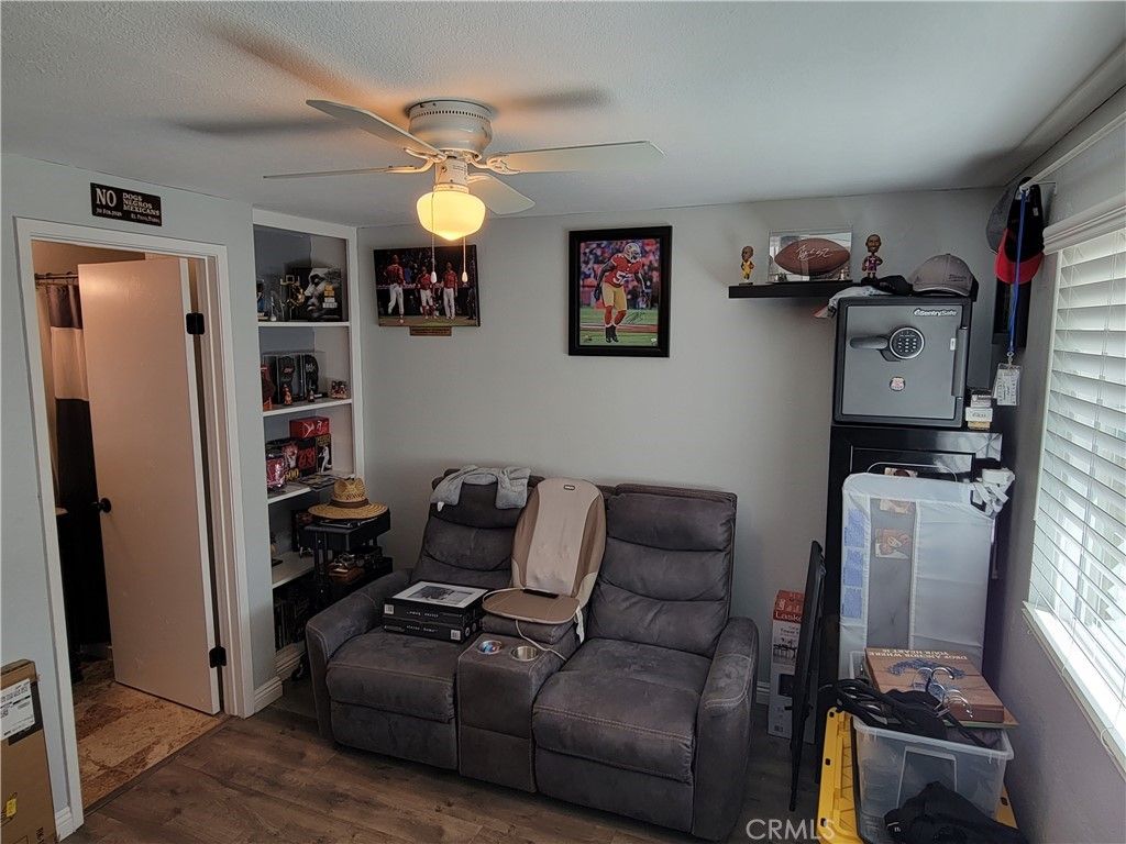 listing image 130724741671201574767