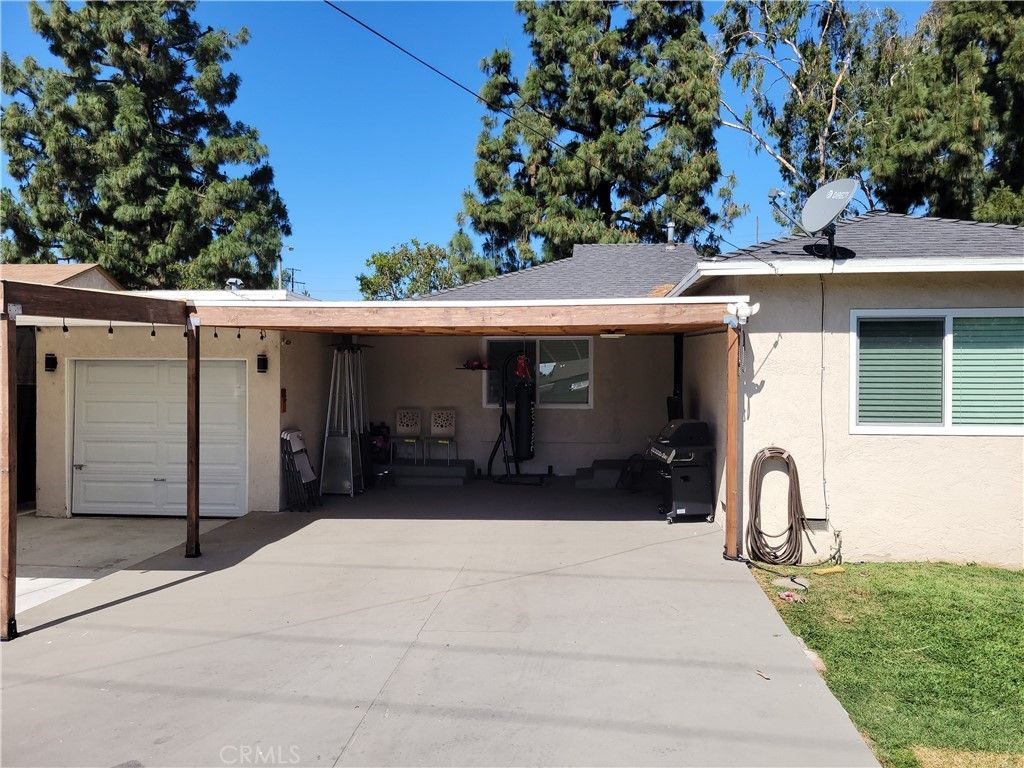 listing image 130720884344492417842
