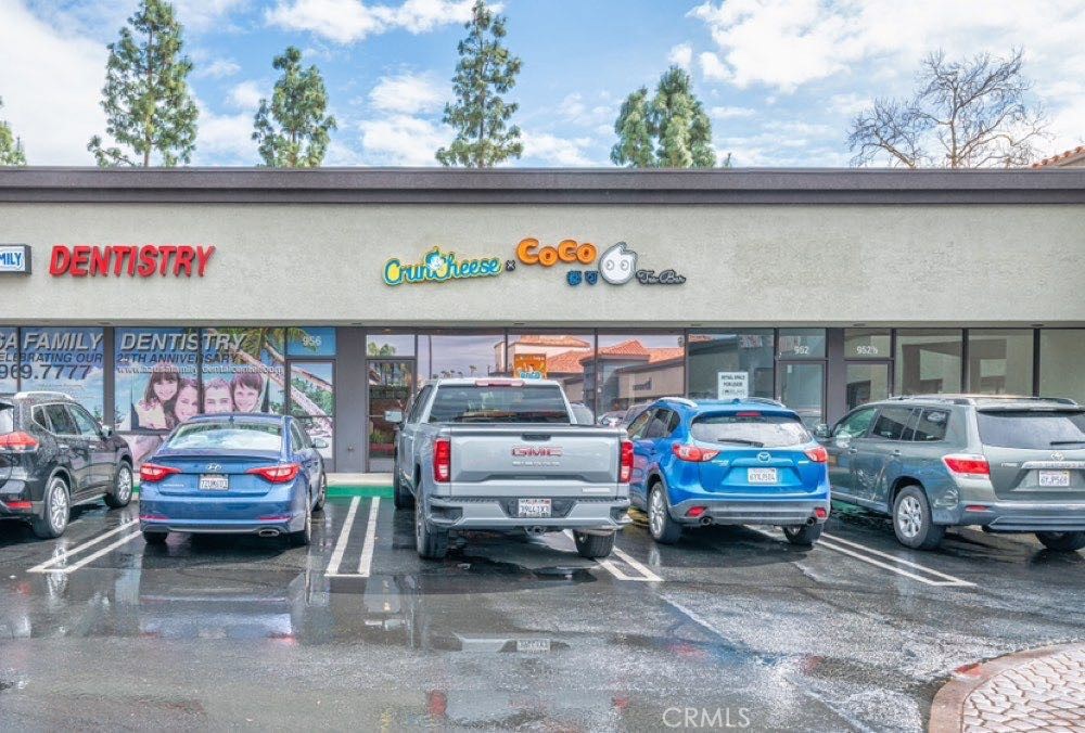 Franchise Business for Sale – Prime Location & High Traffic
Rare opportunity to acquire a turnkey franchise business in a highly desirable location.
Brands: Cruncheese & CoCo Tea Bar
Location: High-traffic area near a university and a well-established Asian community
Equipment: Fully equipped with a Type 1 Hood, allowing for expanded food operations
Lease Term: Active until 2029 with renewal options
This well-established franchise specializes in Korean-style cheese corn dogs and bubble tea, both of which have a strong customer following. The business has consistent foot traffic, strong brand recognition, and a loyal customer base.
Potential for menu expansion to include additional food items or complementary beverage offerings. Ideal for an owner-operator or an investor looking to step into a profitable business with existing branding and operational support.
All information is considered accurate but should not be solely relied upon. The Broker and Broker's Agents do not guarantee the accuracy of square footage, bedroom and bathroom counts, lot size, lot lines or dimensions, or any other details regarding the property's condition or features. Buyers are encouraged to independently verify all information for accuracy.