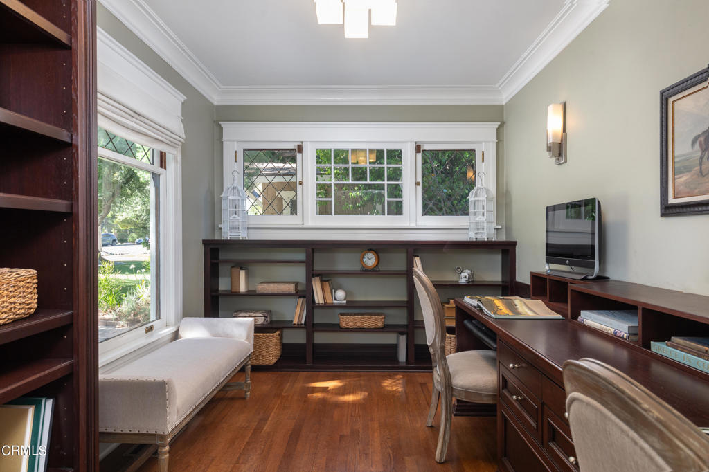 Photo 8 of 75 of 630 S Madison Avenue house