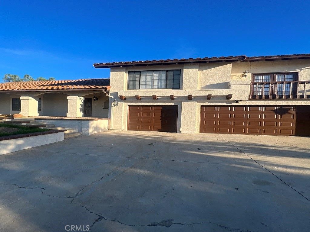 listing image 130725418176937951779