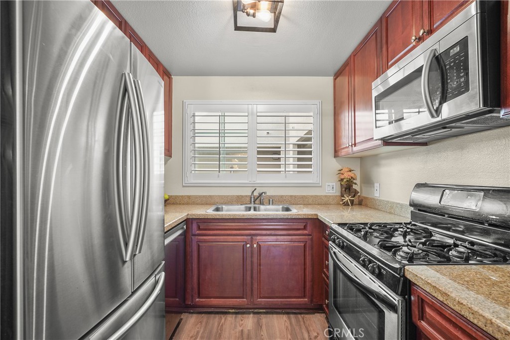 5510 Owensmouth Avenue 206