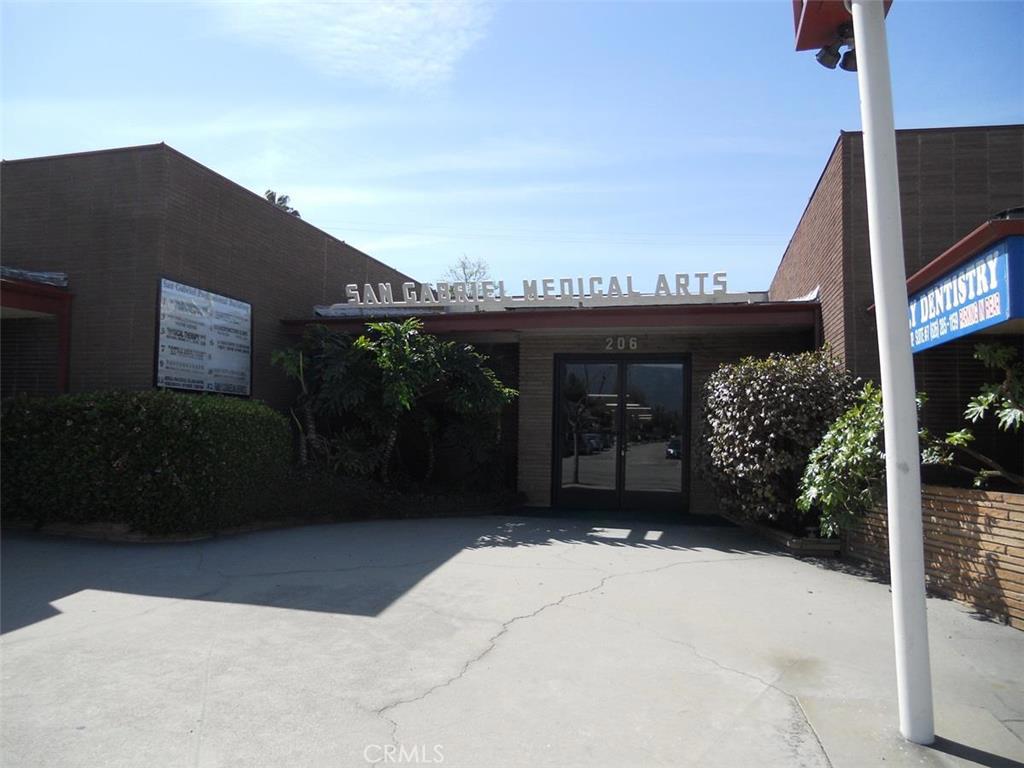 Office space for lease, The office has reception area and 2 smell rooms, Very prime location of San Gabriel area. A lot of foot traffic to San Gabriel BL, Banks, Restaurants and Stores nearby. More then 70 parking in the rear, The space good for office, Medical us, Chiropractor, Acupuncture, Every month $1,000.00 include Electricity, Gas, Trash and Water.