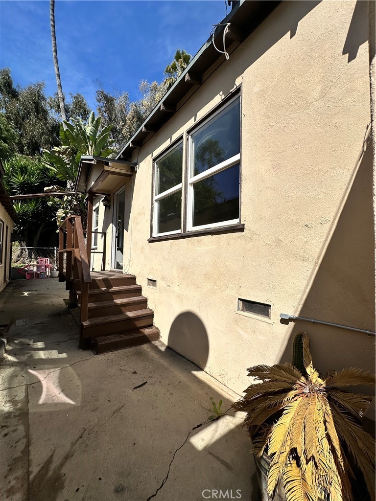 974 W 5th Street