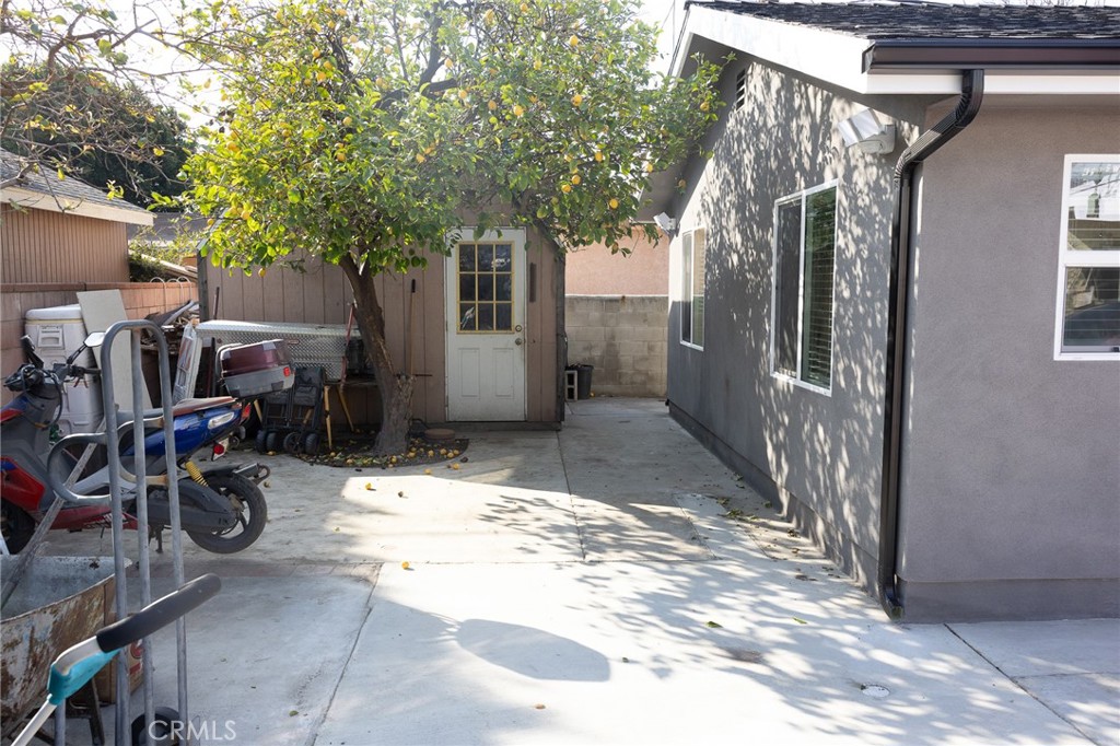 Properties 3 9250 N Kester Ave