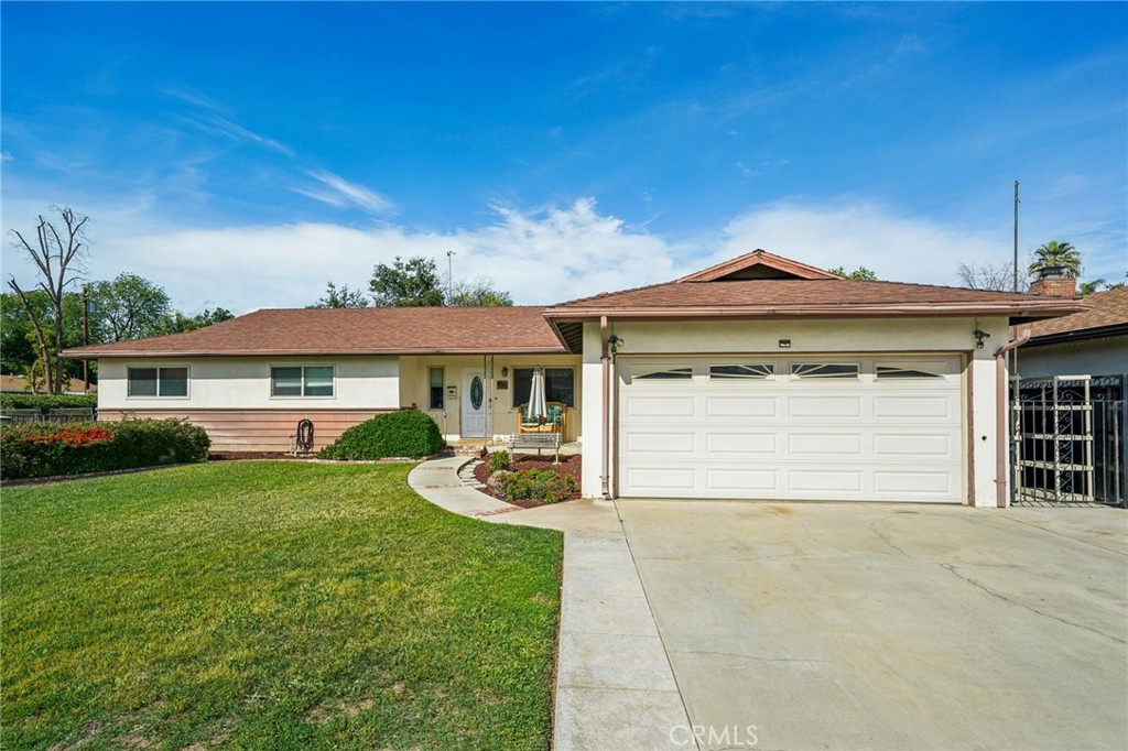 4735 Linwood Place