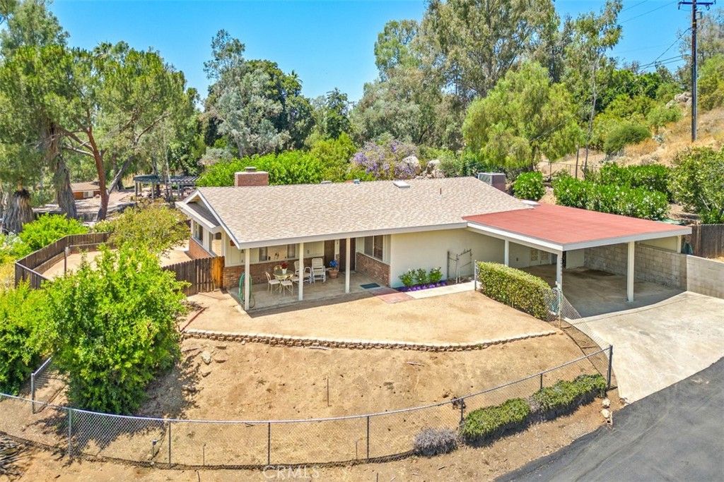 listing image 130729797293905530202