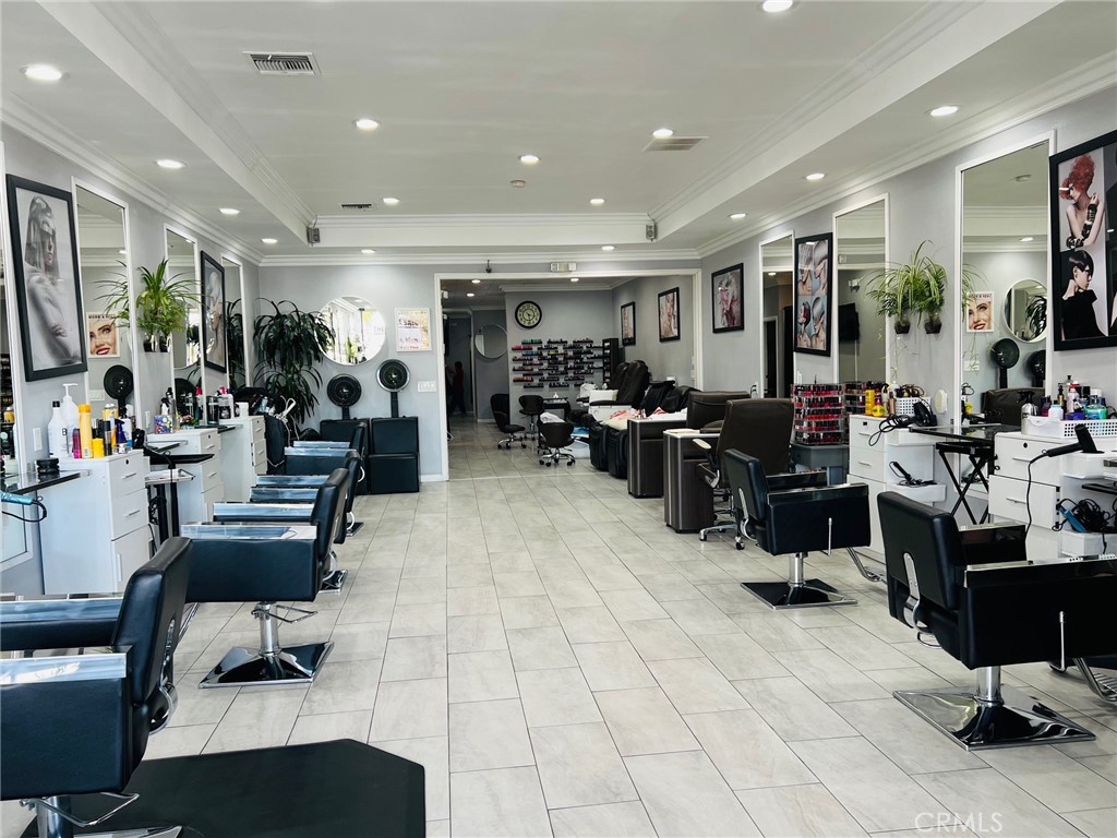 THIS BEAUTIFUL HAIR AND NAIL SALON LOCATED IN A VERY NICE BUSY SHOPPING AREA. INCLUDING 99 RANCH MARKET, DAISO, BIG 5 SPORTING GOODS, STARBUCKS, CRUNCH FITNESS, EL POLLO LOCO ...
IT HAS 6 HAIR STATIONS, 3 SHAMPOO CHAIRS, 2 SPA NAIL STATIONS, 2 WATERLESS MASSAGE CHAIRS, 2 NAIL TABLES, 2 FACIAL ROOMS.
3 FULL TIME AND 1 HALF TIME EMPLOYEES, PLUS 6 RENT STATIONS WITH EXTRA INCOME UP TO $4000/MONTH
VERY GOOD OPPOTUNITY TO OWN.