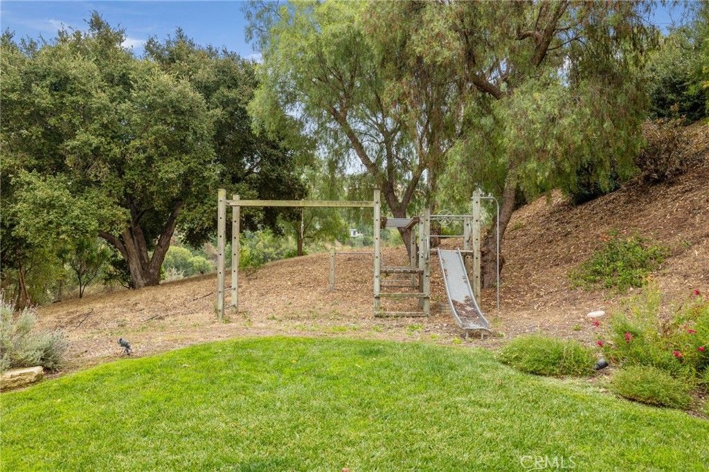 listing image 130722469623037982454