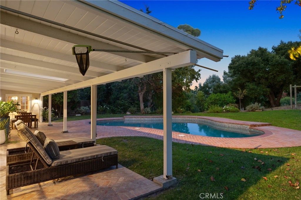 listing image 130727895164182001701
