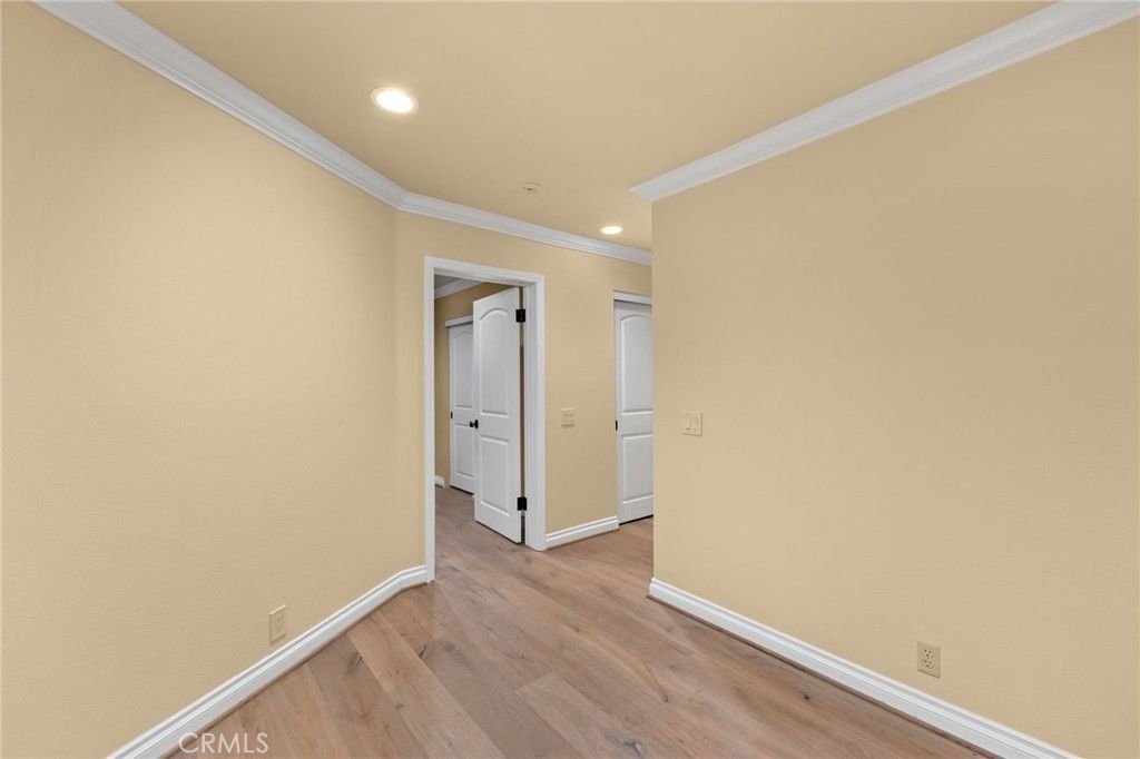 listing image 130725623536321604570