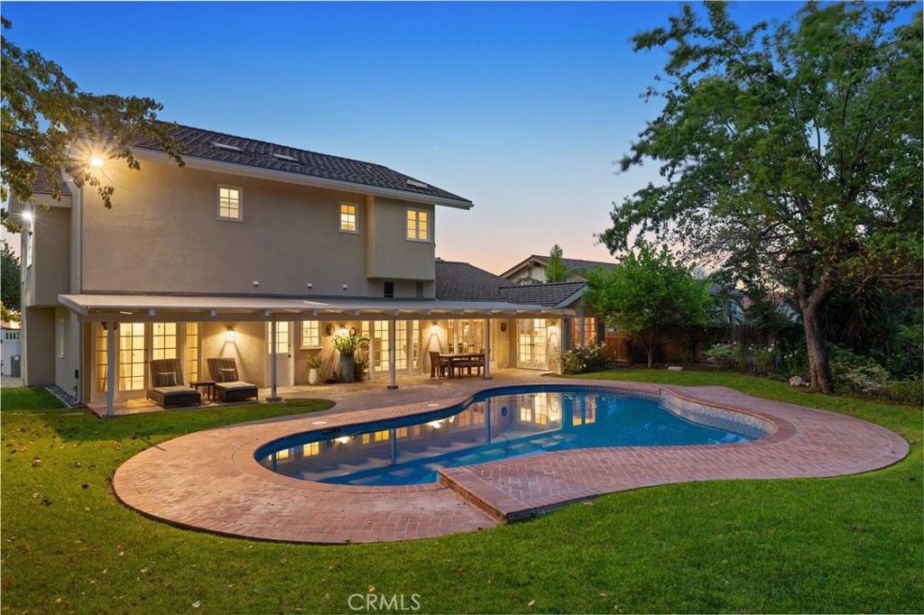 listing image 130729887277373834740