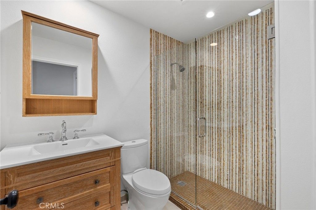 listing image 130722514945172322151