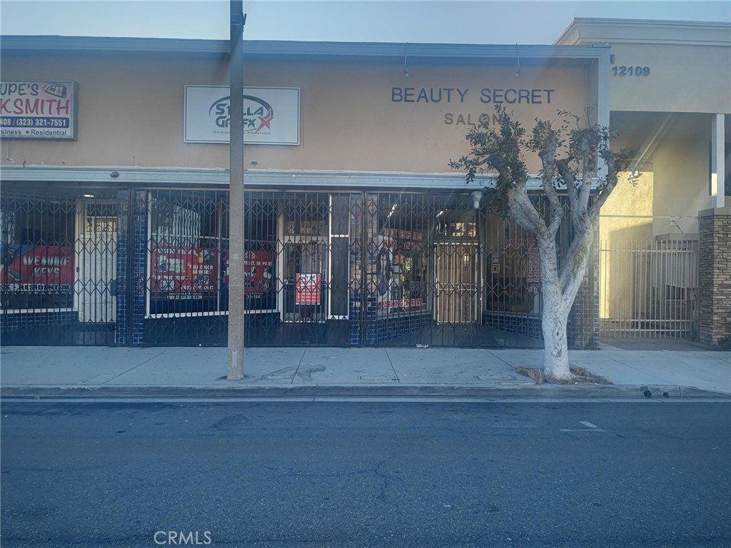 There is ample fenced parking spaces in the back. Near 105 FWY and Metro station on Crenshaw. A bout 5 miles south of Los Angeles International Airport.