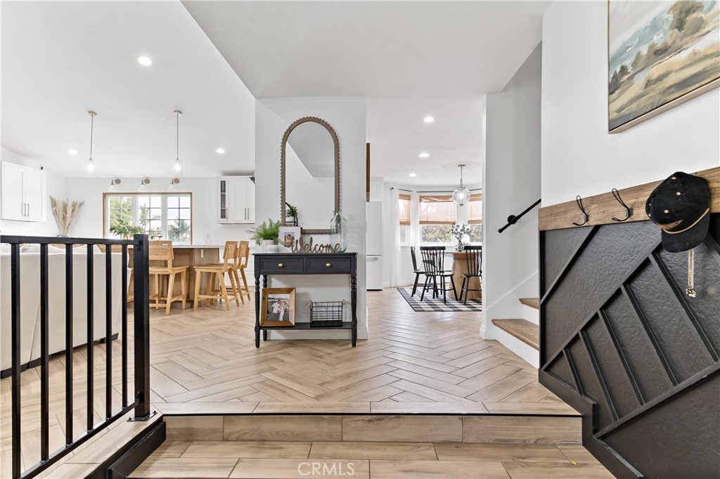 2580 Euclid E