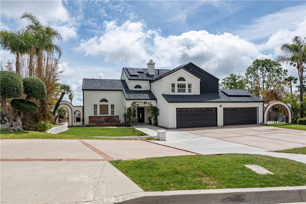 2580 Euclid E