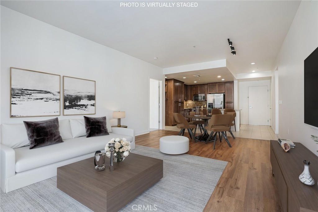 21301 Erwin Street 518