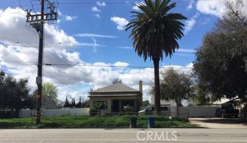 1367 S Towne Avenue