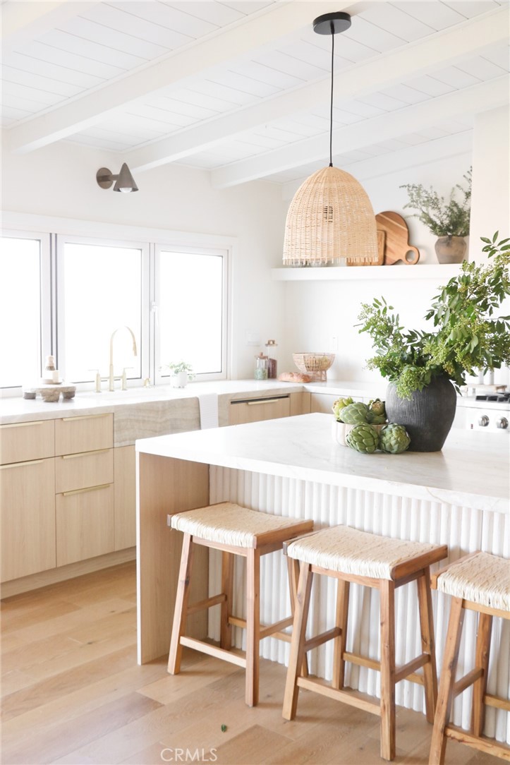 217 Via Los Miradores