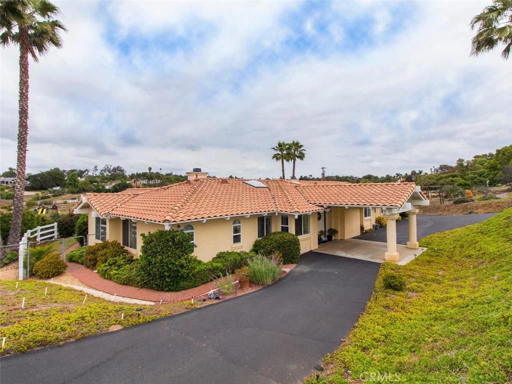 listing image 130725693063475995080