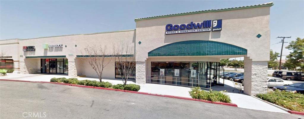Rare opportunity! Great portfolio investment property! Goodwill anchored within a Food 4 Less anchored center, high vehicular/pedestrian traffic. Long term tenants: Goodwill, Pizza Pirates, H & R Block. Property is near new 2005, surrounded by major retailers, Costco, Walmart, Target, Home Depot…
All leases NNN!