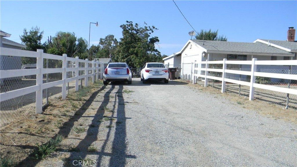 listing image 130722473430853352311