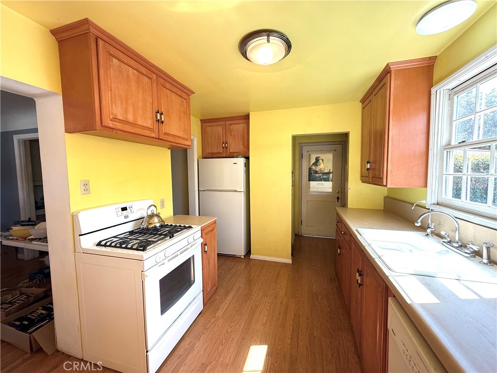 2030 Oregon Avenue